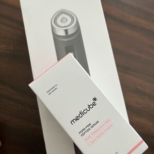 Medicube PDRN Pink Peptide Serum & Device